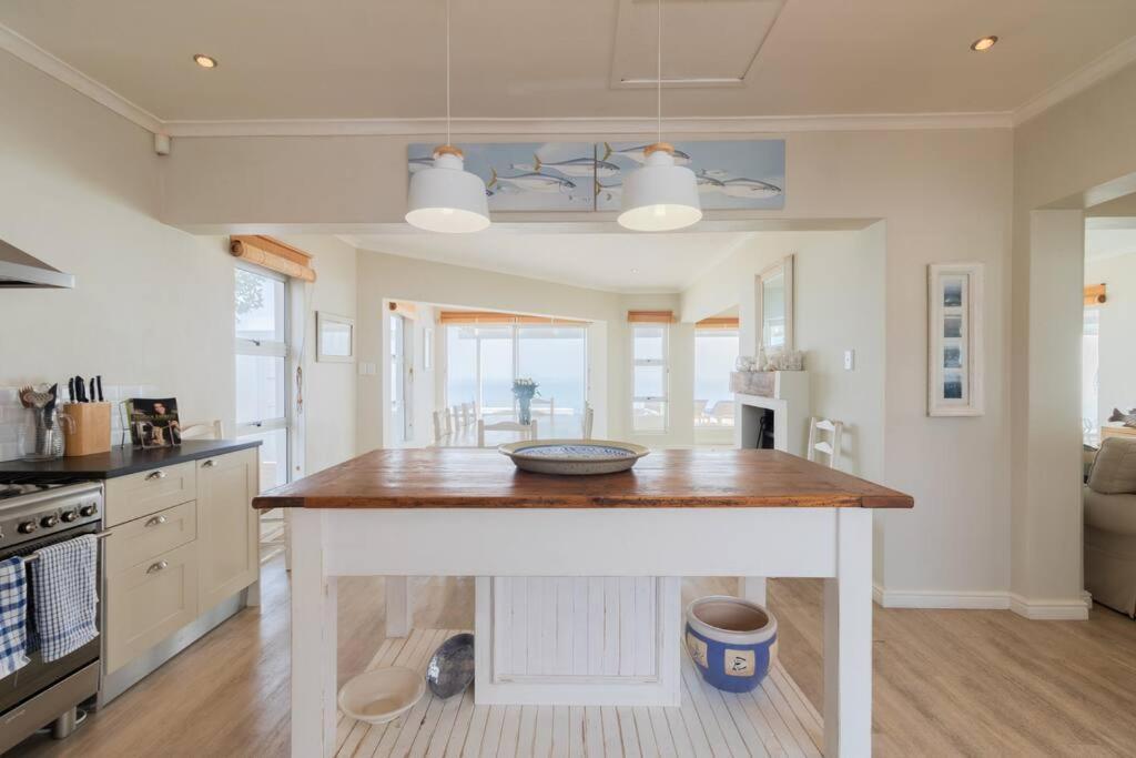 La Petite Baleine Oceanfront Luxury Villa 드 켈더스 외부 사진