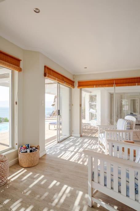 La Petite Baleine Oceanfront Luxury Villa 드 켈더스 외부 사진