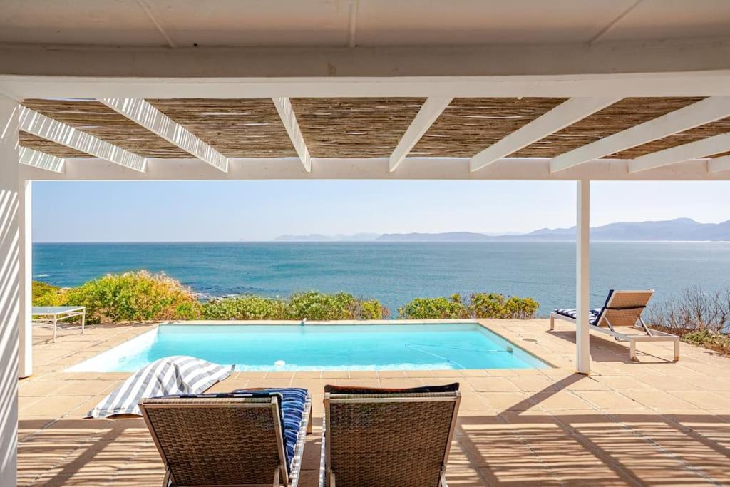 La Petite Baleine Oceanfront Luxury Villa 드 켈더스 외부 사진