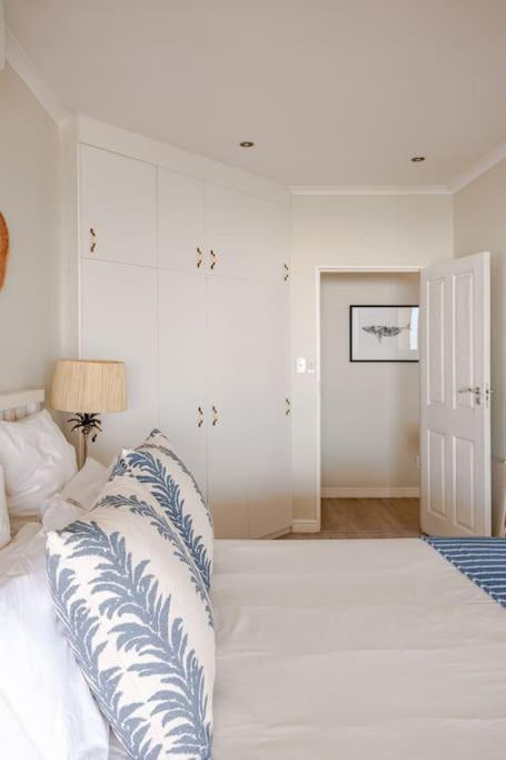 La Petite Baleine Oceanfront Luxury Villa 드 켈더스 외부 사진