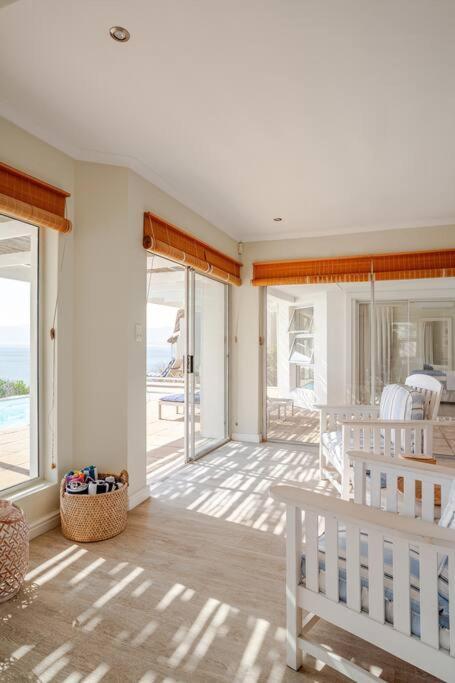 La Petite Baleine Oceanfront Luxury Villa 드 켈더스 외부 사진