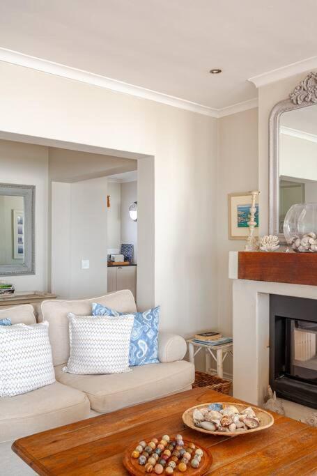 La Petite Baleine Oceanfront Luxury Villa 드 켈더스 외부 사진