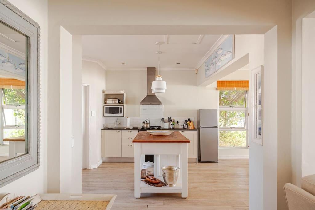 La Petite Baleine Oceanfront Luxury Villa 드 켈더스 외부 사진