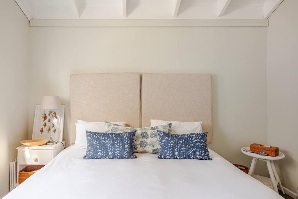 La Petite Baleine Oceanfront Luxury Villa 드 켈더스 외부 사진