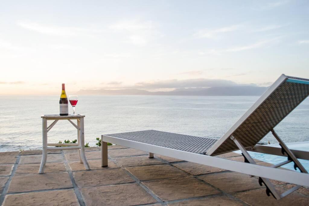 La Petite Baleine Oceanfront Luxury Villa 드 켈더스 외부 사진