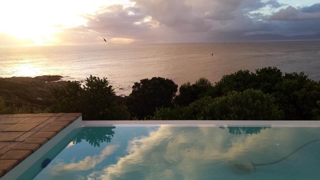 La Petite Baleine Oceanfront Luxury Villa 드 켈더스 외부 사진